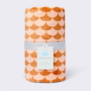 Cloud Island Scallop Pattern Bath Blanket - Orange and Cream